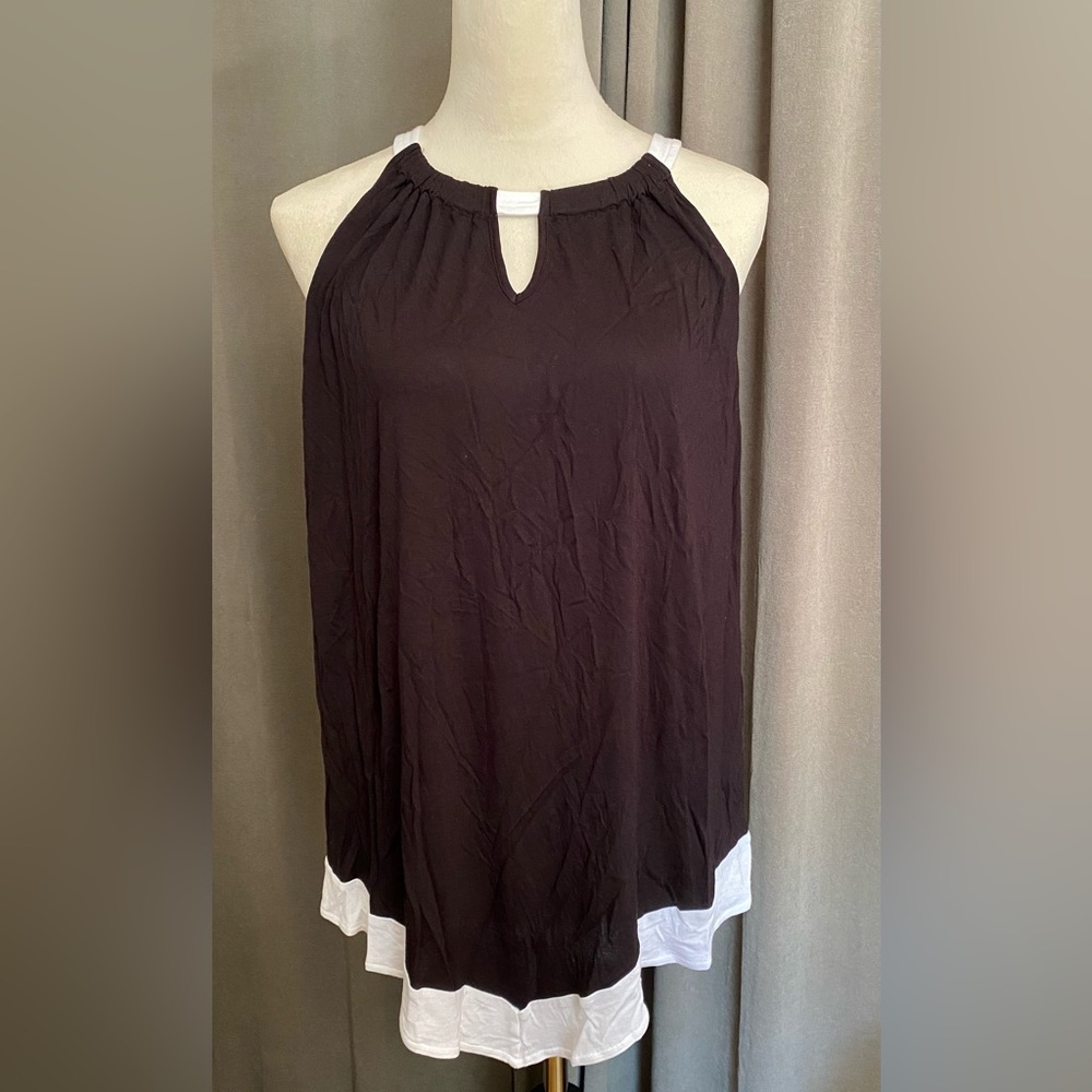 Black and White casual sleeveless top XL NWT